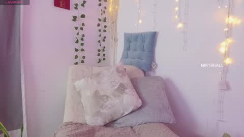 Nicolle online show from May 31, 1:32 pm