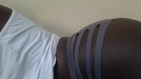 bubbly online show from December 1, 5:33 pm