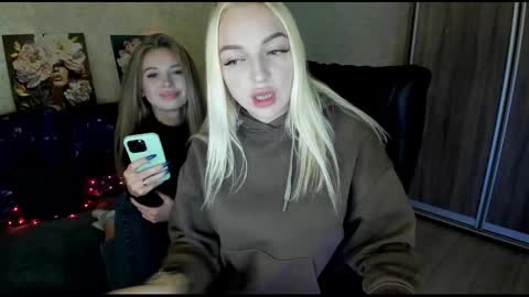 nigo_nika online show from October 23, 9:15 pm