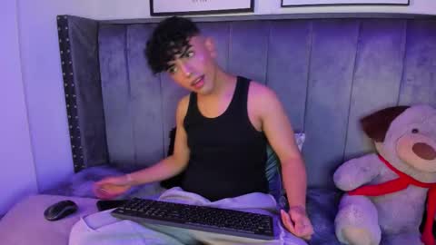 Snapshot of niick_twink chatting on October 10, 8:57 pm niick_twink online show from October 10, 8:57 pm