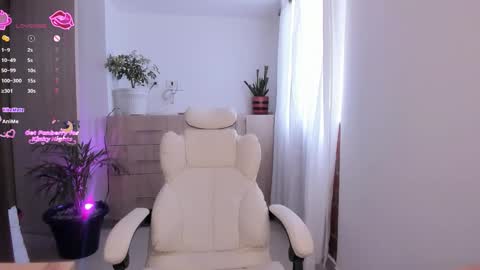 Niicoleta  online show from March 2, 9:21 pm