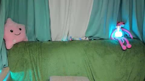 niiik_miiiki online show from November 11, 1:57 pm