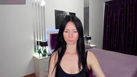 Snapshot of nikalewis chatting on October 6, 10:33 am NikaLewis online show from October 6, 10:33 am