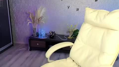 NikaStill  online show from February 20, 6:26 am