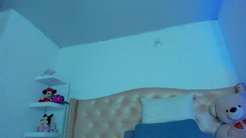 Snapshot of nikiibrooks chatting on October 11, 3:00 am Niikii online show from October 11, 3:00 am