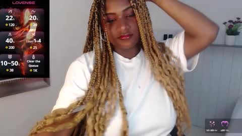 Snapshot of nikitakisskm chatting on February 14, 1:29 pm nikitakisskm online show from February 14, 1:29 pm