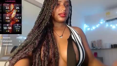 Snapshot of nikitakisskm chatting on January 23, 6:24 pm nikitakisskm online show from January 23, 6:24 pm