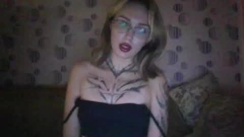 Nikki online show from October 14, 1:58 pm