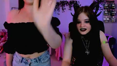 nikki_kiss_ online show from June 24, 8:43 am