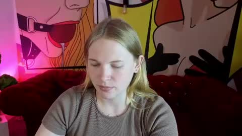 nikkyreyyy online show from July 2, 5:56 am