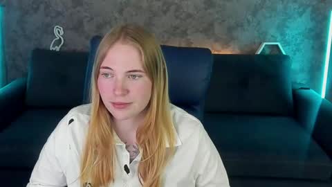 nikkyreyyy online show from May 17, 1:20 pm