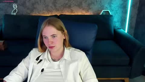 nikkyreyyy online show from May 16, 10:36 am