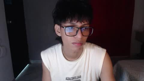 niklaus_wolf online show from September 29, 3:38 am