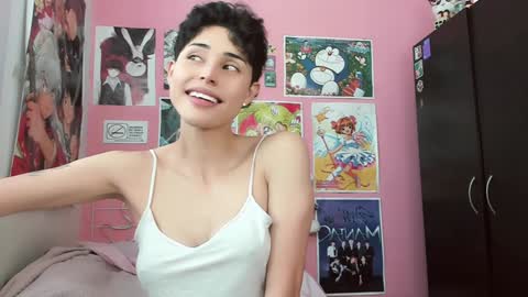 Nikylaine online show from December 11, 12:12 pm