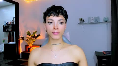 Snapshot of nilam217 chatting on October 18, 10:14 pm Nilam online show from October 18, 10:14 pm