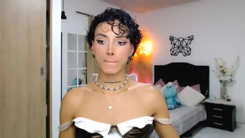 Snapshot of nilam217 chatting on February 23, 9:05 pm Nilam online show from February 23, 9:05 pm