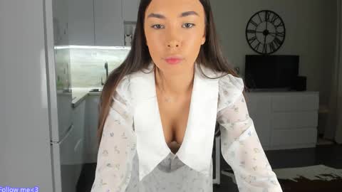 Bella online show from February 28, 2:42 pm