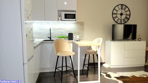 Bella online show from February 23, 7:28 pm