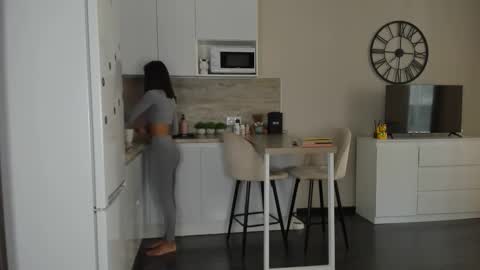 Bella online show from September 17, 1:25 pm