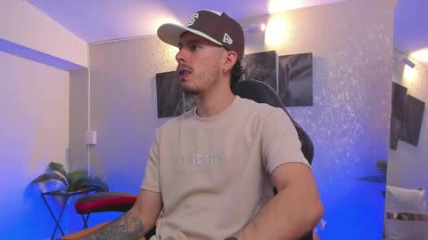 Nils online show from November 22, 6:45 am