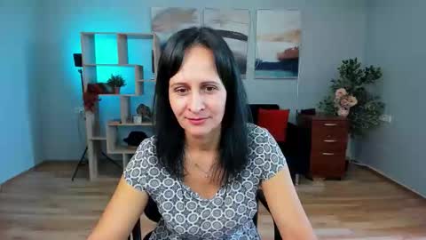 Nina Evan online show from September 9, 6:24 am