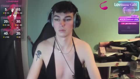 icynina online show from December 16, 8:58 pm