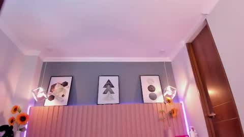 nina_ford_ online show from July 8, 2:59 am