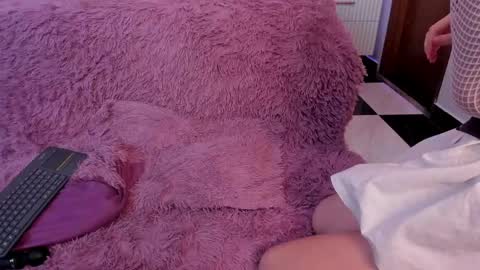 nina_ford_ online show from March 14, 4:05 am