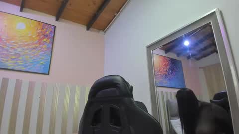 nina_glow_ online show from March 13, 11:35 am