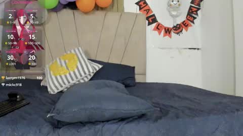 nina_keller_ online show from October 29, 1:07 am