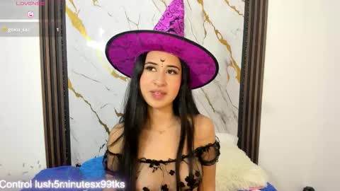 Snapshot of nina_vixen_hh chatting on October 14, 8:23 pm Nina online show from October 14, 8:23 pm