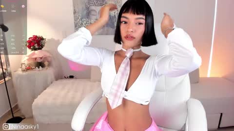 Snapshot of ninaa_sky chatting on March 11, 1:12 pm    online show from March 11, 1:12 pm