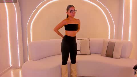 Nina online show from October 16, 3:39 am