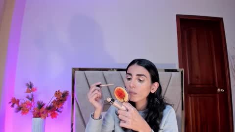 Nina online show from November 13, 6:32 pm