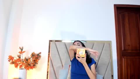 Snapshot of ninacavallli chatting on October 14, 6:33 pm Nina online show from October 14, 6:33 pm