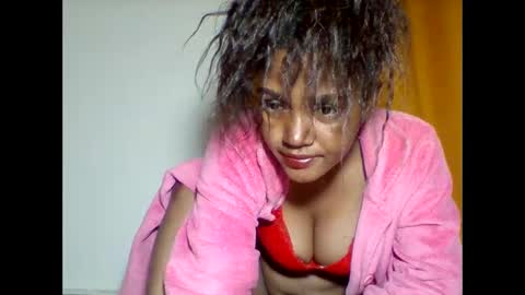 Snapshot of ninah_rise chatting on September 22, 12:59 am ninah_rise online show from September 22, 12:59 am