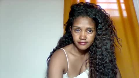 Snapshot of ninah_rise chatting on September 19, 12:42 pm ninah_rise online show from September 19, 12:42 pm