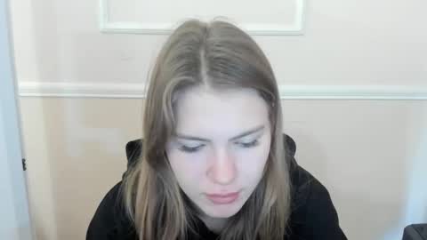 ninarihh online show from November 27, 11:40 am