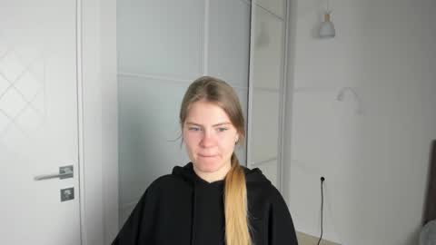 ninarihh online show from March 8, 2:40 pm