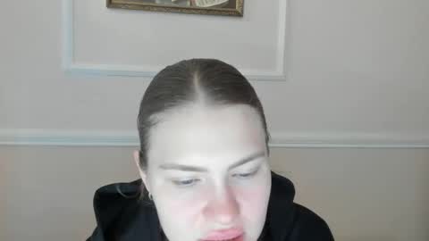 ninarihh online show from December 1, 2:48 pm