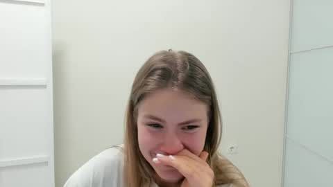 ninarihh online show from September 21, 1:15 pm