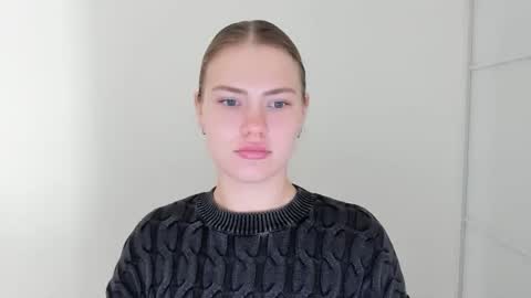 ninarihh online show from November 12, 10:39 am