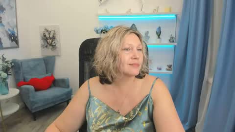 ninastarle online show from June 5, 11:59 am