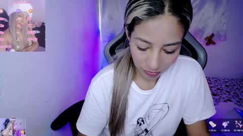 ninatinydoll1 online show from January 15, 4:16 pm