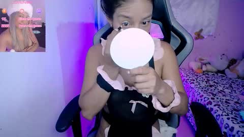 Snapshot of ninatinydoll1 chatting on September 16, 6:05 am ninatinydoll1 online show from September 16, 6:05 am