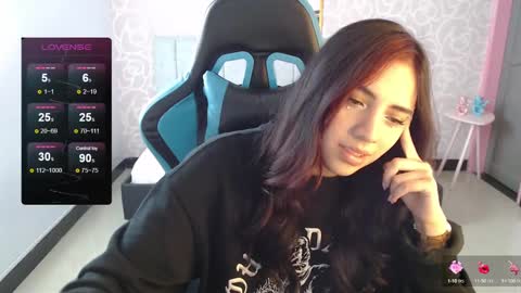Snapshot of ninfa_ch chatting on December 23, 3:00 pm Ninfa  online show from December 23, 3:00 pm