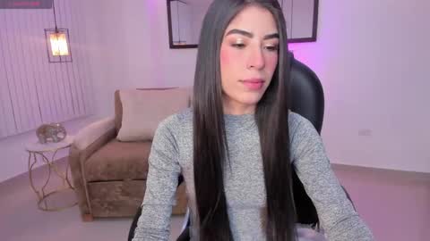 ninna_asppen online show from April 4, 5:14 am