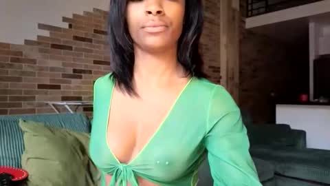 NIVIA WOLFE online show from May 17, 11:36 pm