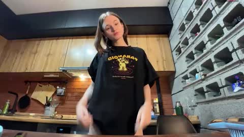 Tears Lora online show from December 4, 2:33 am