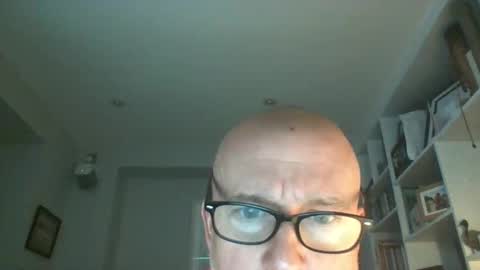Snapshot of nmmm124347 chatting on September 18, 9:57 am nmmm124347 online show from September 18, 9:57 am